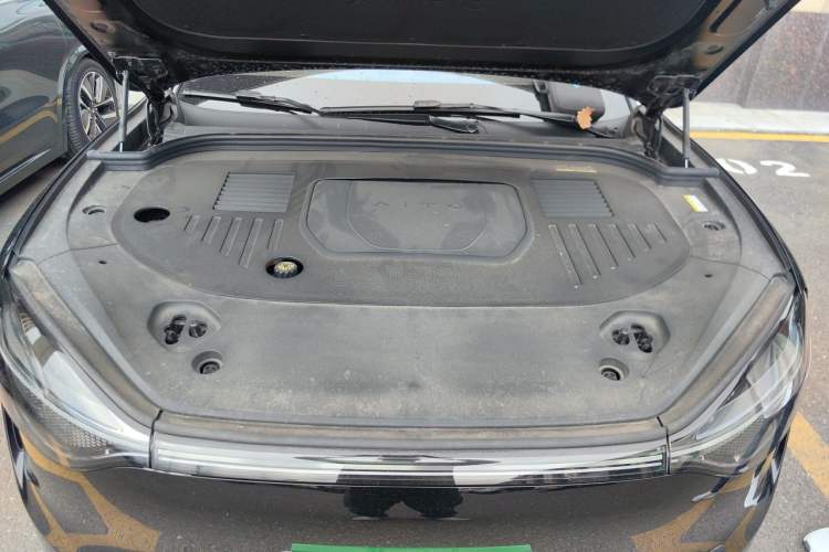 Used Hima AITO M9 2024 Range-Extended Ultra Version 52 kWh 5-Seater Model Engine Bay