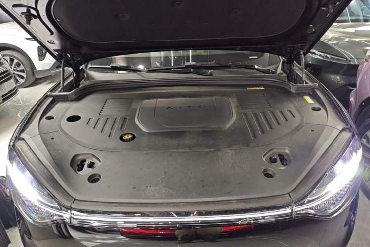 Used Hima AITO M9 2024 Range-Extended Ultra Version 52 kWh 5-Seater Model Engine Bay