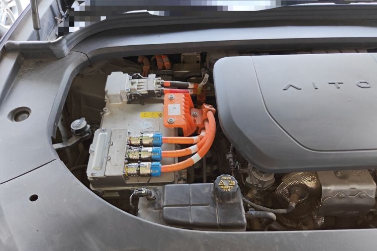Used Hima AITO M9 2024 Range-Extended Ultra Version 42 kWh 6-Seater Model Engine Bay Right