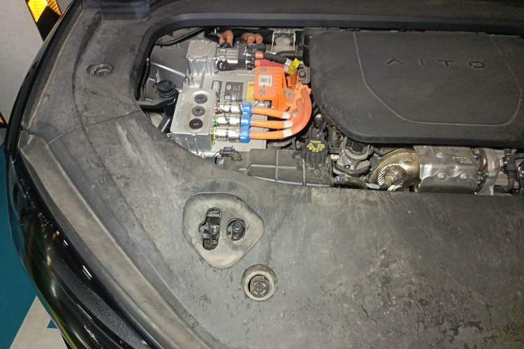 Used Hima AITO M9 2024 Range-Extended Ultra Version 42 kWh 6-Seater Model Engine Bay Right