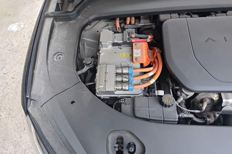 Used Hima AITO M9 2024 Range-Extended Ultra Version 42 kWh 6-Seater Model Engine Bay Right
