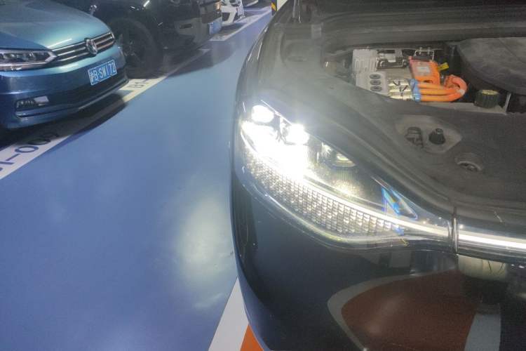 Used Hima AITO M9 2024 Range-Extended Ultra Version 42 kWh 6-Seater Model Engine Bay Right