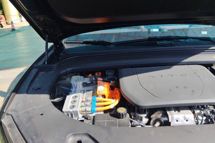 Used Hima AITO M9 2024 Range-Extended Ultra Version 52 kWh 5-Seater Model Engine Bay Right