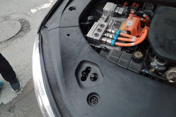 Used Hima AITO M9 2024 Range-Extended Ultra Version 52 kWh 6-Seater Model Engine Bay Right