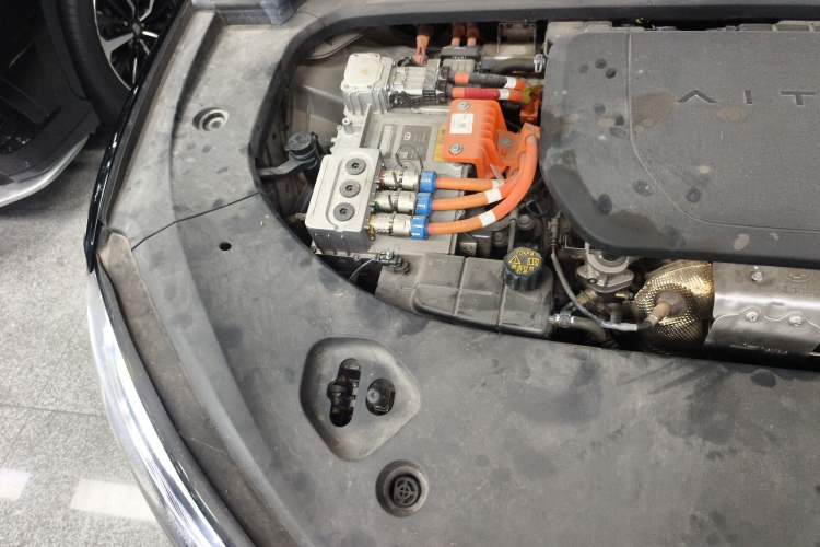 Used Hima AITO M9 2024 Range-Extended Max Edition 42 kWh 6-Seater Version Engine Bay Right