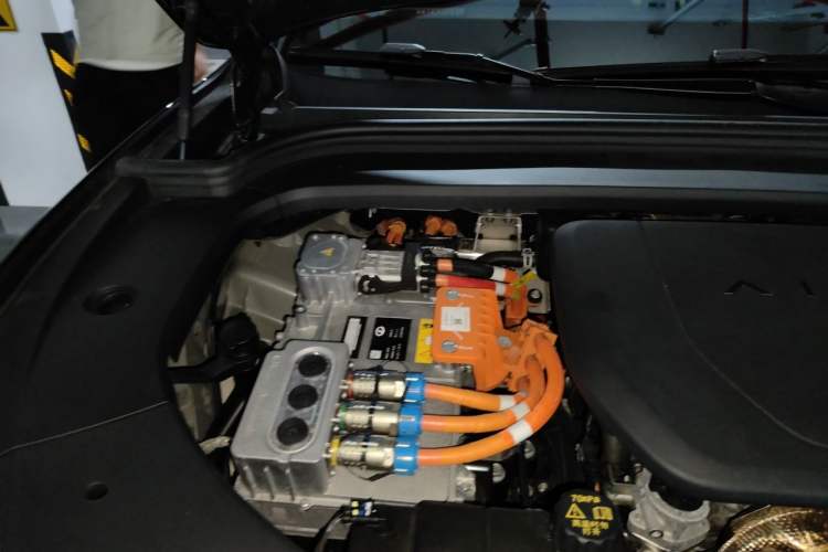 Used Hima AITO M9 2024 Range-Extended Max Edition 42 kWh 5-Seater Version Engine Bay Right