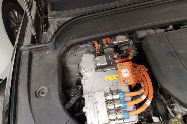 Used Hima AITO M9 2024 Range-Extended Ultra Version 52 kWh 6-Seater Model Engine Bay Right