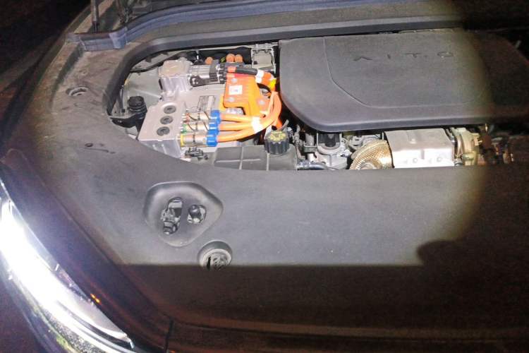 Used Hima AITO M9 2024 Range-Extended Ultra Version 52 kWh 5-Seater Model Engine Bay Right