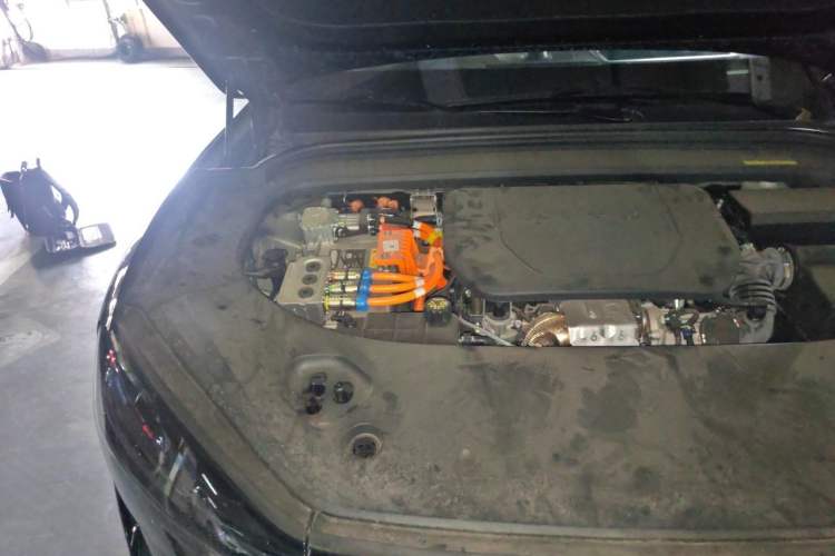 Used Hima AITO M9 2024 Range-Extended Max Edition 42 kWh 5-Seater Version Engine Bay Right