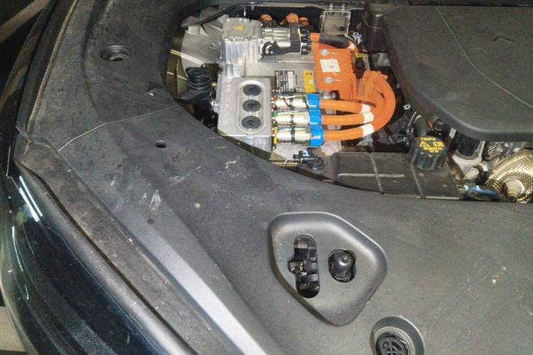 Used Hima AITO M9 2024 Range-Extended Ultra Version 52 kWh 6-Seater Model Engine Bay Right