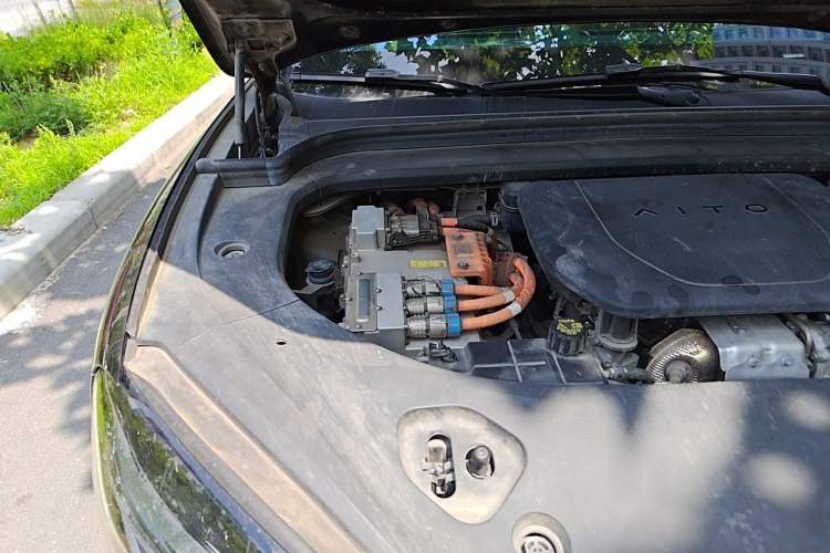 Used Hima AITO M9 2024 Range-Extended Ultra Version 52 kWh 6-Seater Model Engine Bay Right