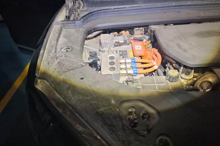 Used Hima AITO M9 2024 Range-Extended Ultra Version 52 kWh 5-Seater Model Engine Bay Right