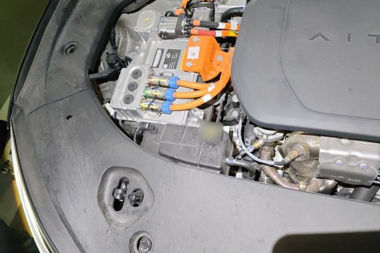 Used Hima AITO M9 2024 Range-Extended Ultra Version 42 kWh 6-Seater Model Engine Bay Right