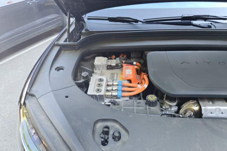 Used Hima AITO M9 2024 Range-Extended Ultra Version 52 kWh 6-Seater Model Engine Bay Right
