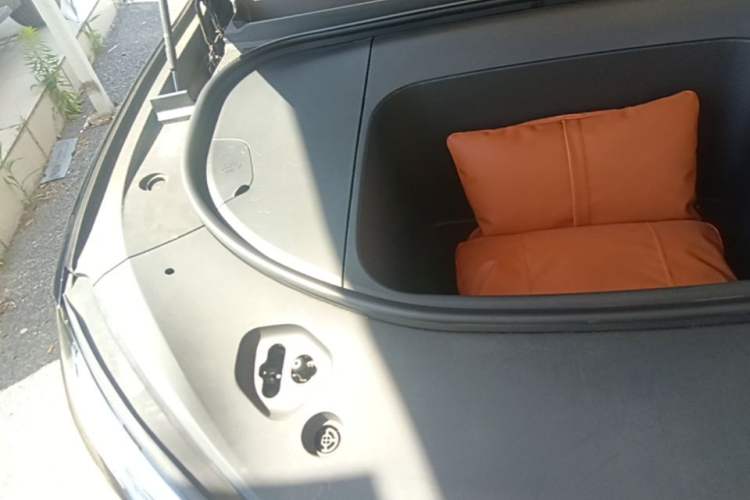 Used Hima AITO M9 2024 All-Electric Ultra Version 100 kWh 5-Seater Model Engine Bay Right