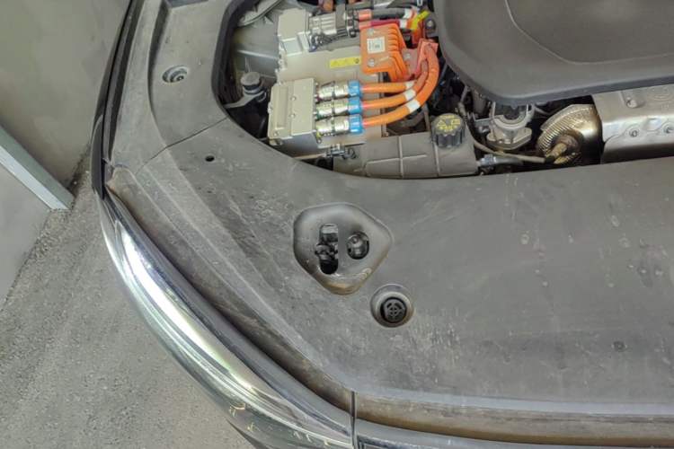 Used Hima AITO M9 2024 Range-Extended Ultra Version 52 kWh 5-Seater Model Engine Bay Right