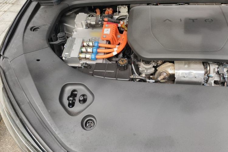 Used Hima AITO M9 2024 Range-Extended Ultra Version 42 kWh 6-Seater Model Engine Bay Right