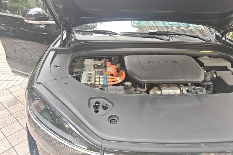 Used Hima AITO M9 2024 Range-Extended Ultra Version 52 kWh 6-Seater Model Engine Bay Right