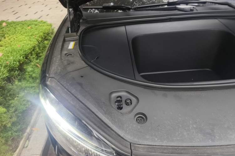 Used Hima AITO M9 2024 All-Electric Ultra Version 100 kWh 6-Seater Model Engine Bay Right