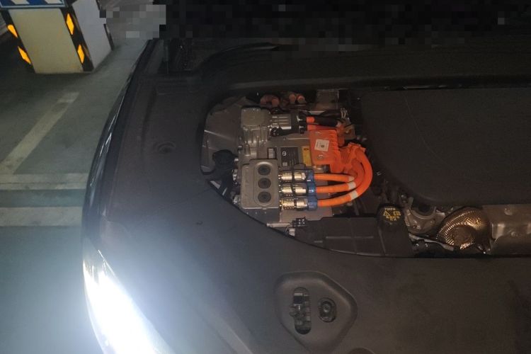 Used Hima AITO M9 2024 Range-Extended Ultra Version 52 kWh 5-Seater Model Engine Bay Right