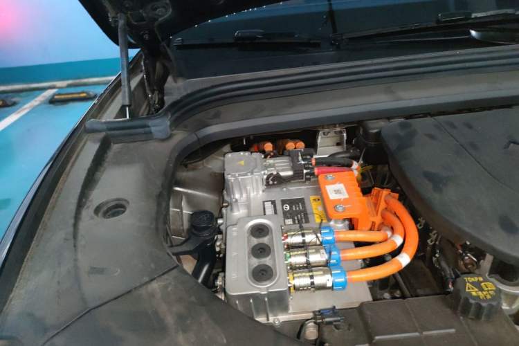 Used Hima AITO M9 2024 Range-Extended Ultra Version 42 kWh 6-Seater Model Engine Bay Right