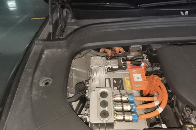 Used Hima AITO M9 2024 Range-Extended Ultra Version 52 kWh 5-Seater Model Engine Bay Right