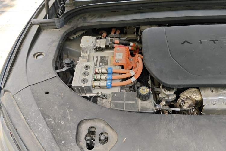 Used Hima AITO M9 2024 Range-Extended Ultra Version 42 kWh 6-Seater Model Engine Bay Right