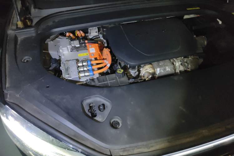 Used Hima AITO M9 2024 Range-Extended Ultra Version 42 kWh 6-Seater Model Engine Bay Right