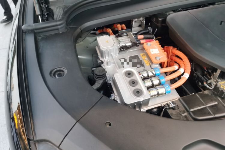 Used Hima AITO M9 2024 Range-Extended Ultra Version 52 kWh 5-Seater Model Engine Bay Right