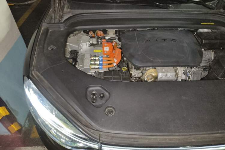 Used Hima AITO M9 2024 Range-Extended Ultra Version 52 kWh 6-Seater Model Engine Bay Right