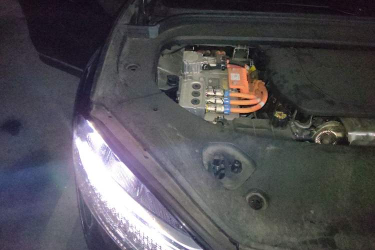 Used Hima AITO M9 2024 Range-Extended Ultra Version 42 kWh 6-Seater Model Engine Bay Right