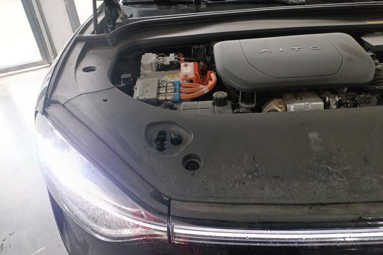 Used Hima AITO M9 2024 Range-Extended Ultra Version 42 kWh 6-Seater Model Engine Bay Right