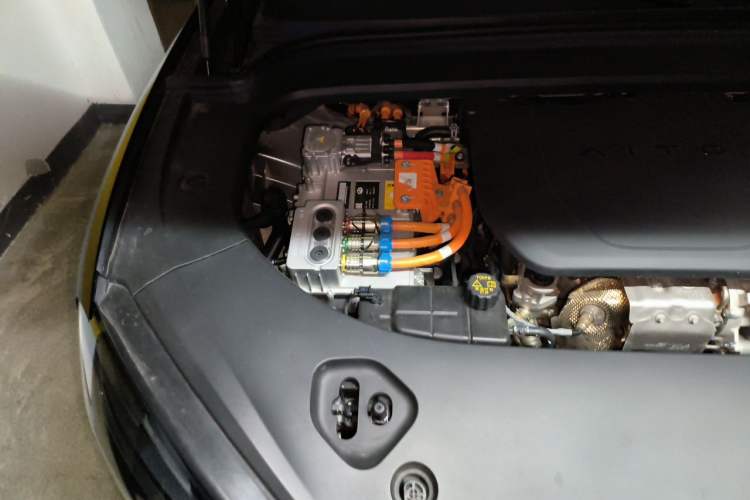 Used Hima AITO M9 2024 Range-Extended Ultra Version 42 kWh 6-Seater Model Engine Bay Right