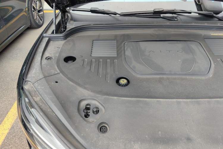 Used Hima AITO M9 2024 Range-Extended Ultra Version 52 kWh 5-Seater Model Engine Bay Right