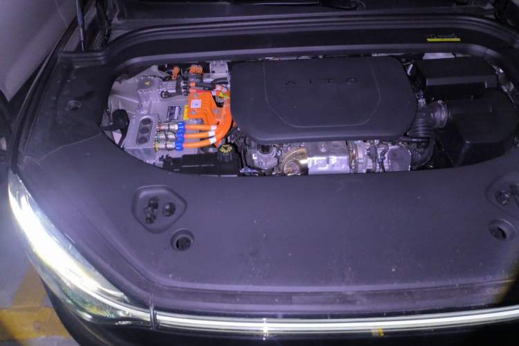 Used Hima AITO M9 2024 Range-Extended Ultra Version 42 kWh 6-Seater Model Engine Bay Right