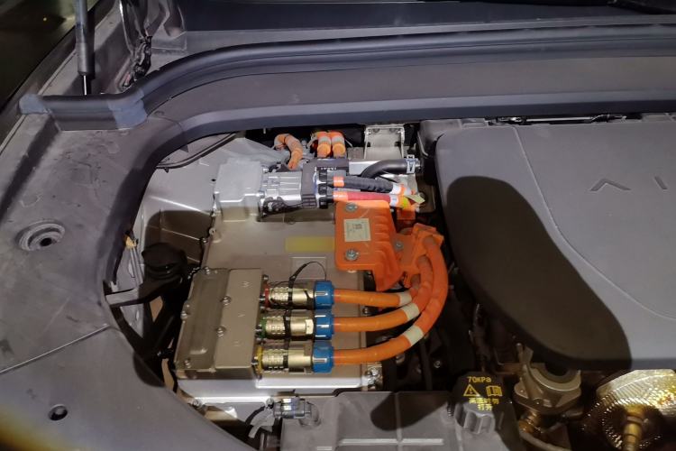 Used Hima AITO M9 2024 Range-Extended Ultra Version 52 kWh 6-Seater Model Engine Bay Right