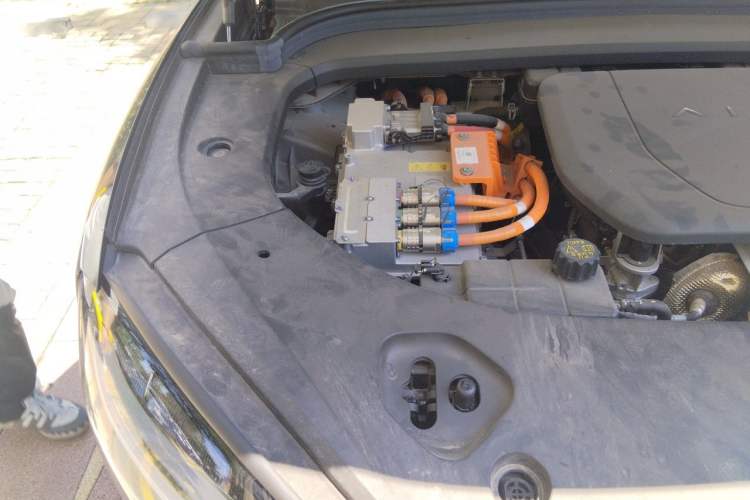 Used Hima AITO M9 2024 Range-Extended Ultra Version 42 kWh 6-Seater Model Engine Bay Right