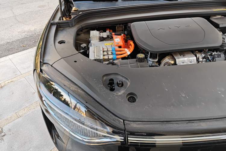 Used Hima AITO M9 2024 Range-Extended Ultra Version 52 kWh 6-Seater Model Engine Bay Right