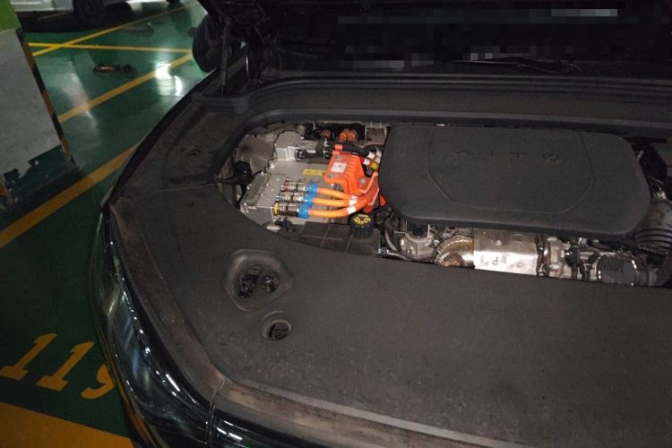 Used Hima AITO M9 2024 Range-Extended Ultra Version 42 kWh 6-Seater Model Engine Bay Right