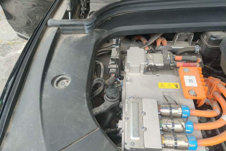 Used Hima AITO M9 2024 Range-Extended Ultra Version 52 kWh 6-Seater Model Engine Bay Right