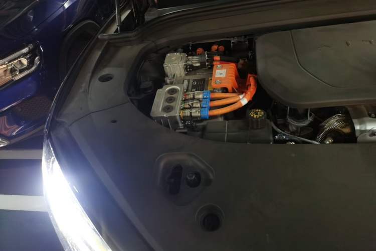 Used Hima AITO M9 2024 Range-Extended Ultra Version 52 kWh 5-Seater Model Engine Bay Right