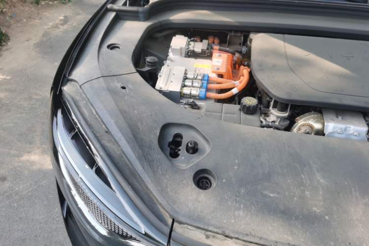 Used Hima AITO M9 2024 Range-Extended Ultra Version 52 kWh 6-Seater Model Engine Bay Right