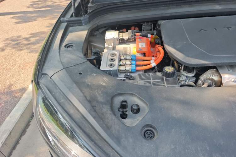 Used Hima AITO M9 2024 Range-Extended Ultra Version 52 kWh 6-Seater Model Engine Bay Right