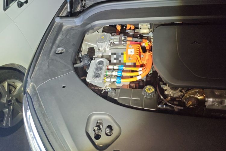 Used Hima AITO M9 2024 Range-Extended Ultra Version 52 kWh 5-Seater Model Engine Bay Right