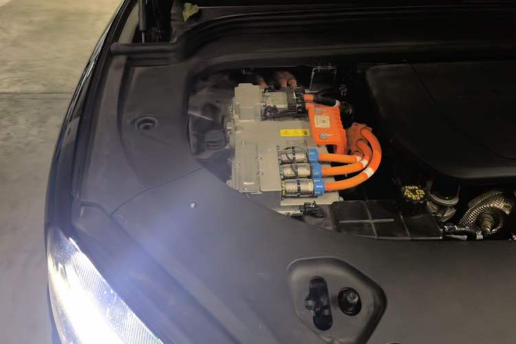 Used Hima AITO M9 2024 Range-Extended Ultra Version 52 kWh 6-Seater Model Engine Bay Right