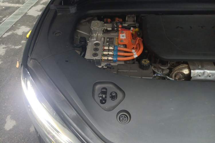 Used Hima AITO M9 2024 Range-Extended Ultra Version 42 kWh 6-Seater Model Engine Bay Right