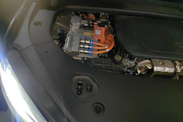 Used Hima AITO M9 2024 Range-Extended Ultra Version 42 kWh 6-Seater Model Engine Bay Right