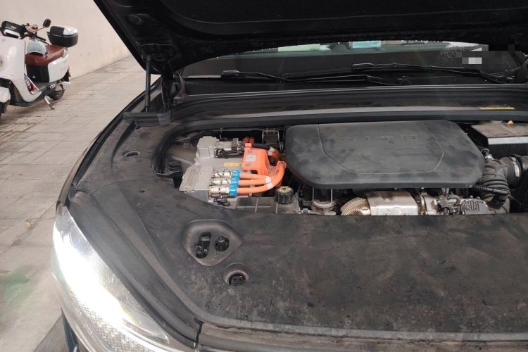 Used Hima AITO M9 2024 Range-Extended Ultra Version 42 kWh 6-Seater Model Engine Bay Right