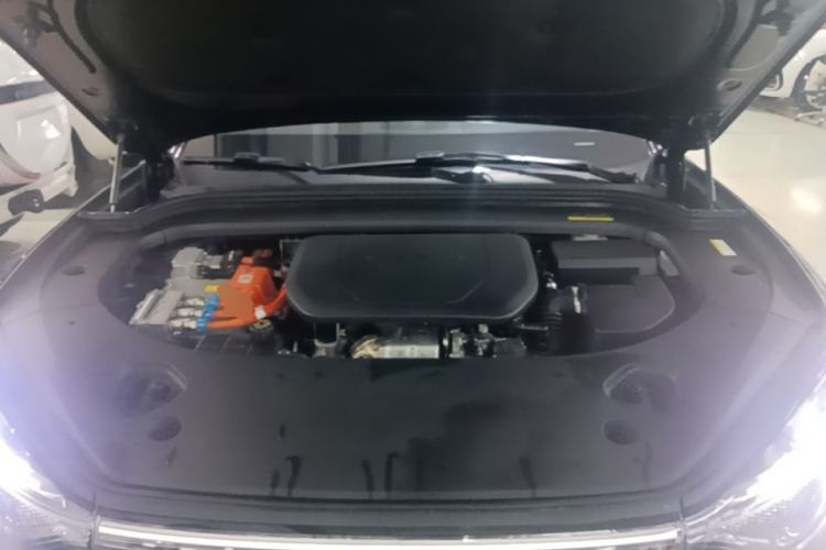 Used Hima AITO M9 2024 Range-Extended Ultra Version 42 kWh 6-Seater Model Engine Bay