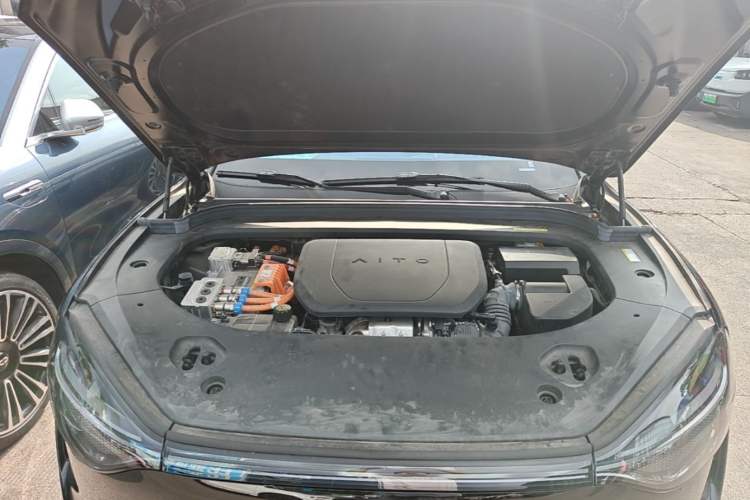 Used Hima AITO M9 2024 Range-Extended Ultra Version 42 kWh 6-Seater Model Engine Bay